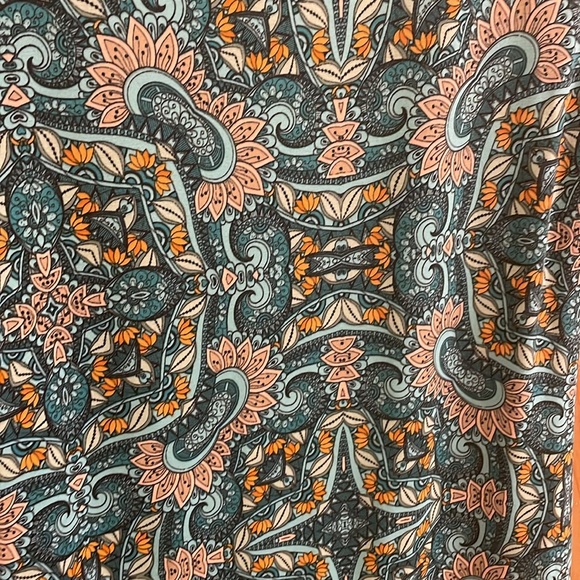 LuLaRoe Julia - Picture 4 of 5